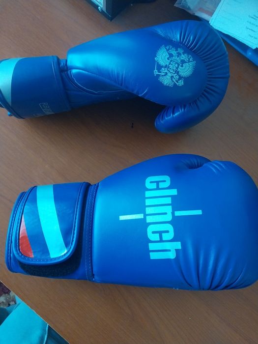 Продам боксёрские перчатки
