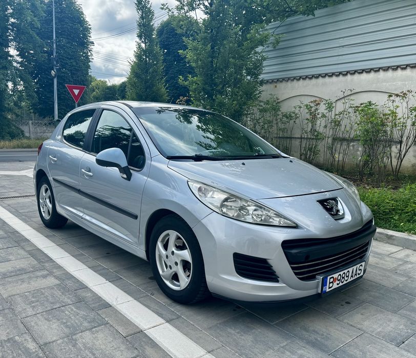 PEUGEOT 207 2010