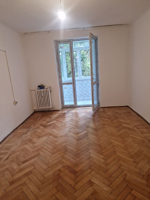 Propietar inchiriez garsoniera cf 2(24m)situata intr un bloc cu 4 nivele recent reabilitat situat pe blv Nicolae Grigorescu sect 3