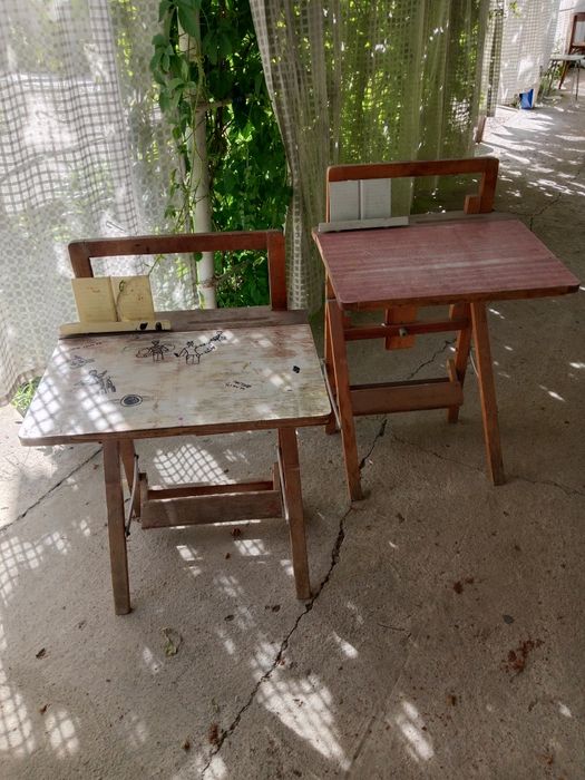 Парта ., сабақ оқитын үстел.