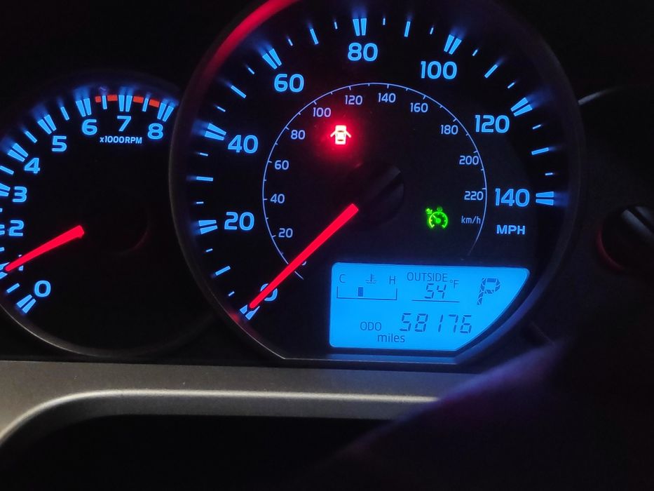 TOYOTA RAV4 / 2.5 VVTI - бензин / 4х4 / 178к.с. / автомат AISIN