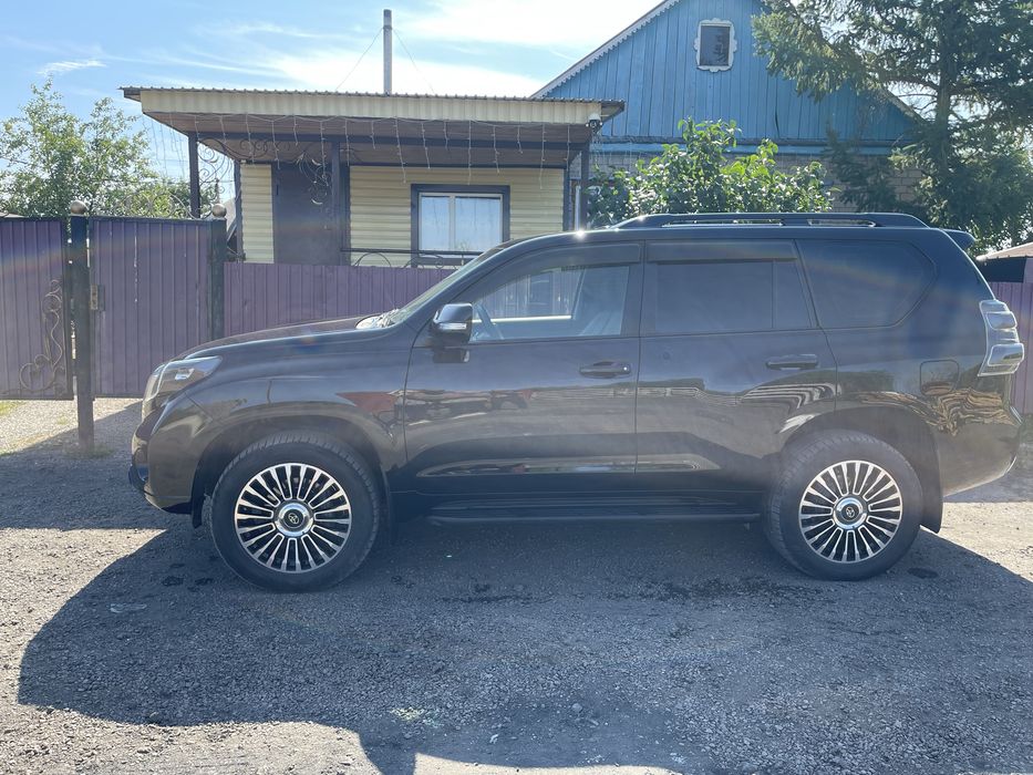 Автомобиль Land Cruiser Prado