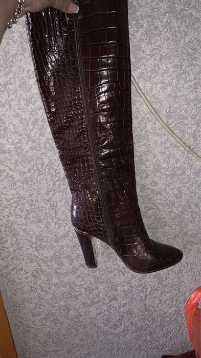 Продам кожаные осенние сапоги.