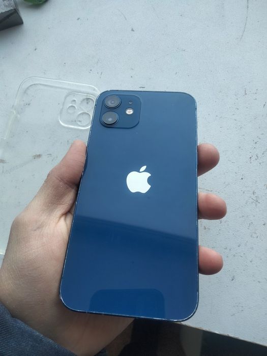 Продам айфон 12 на 128 гб