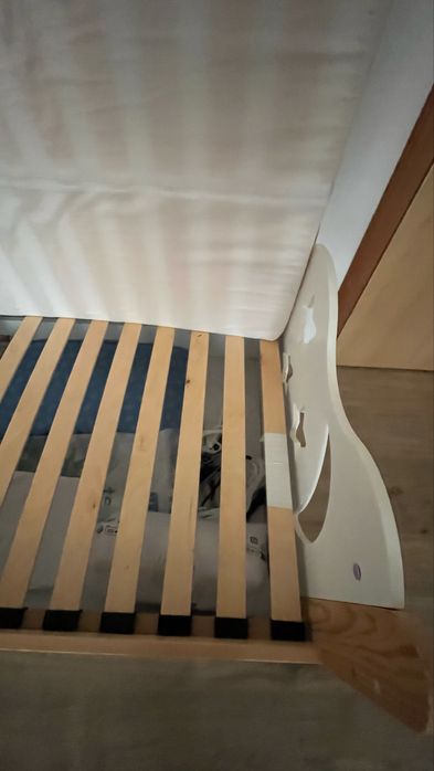 Детско легло с преграда