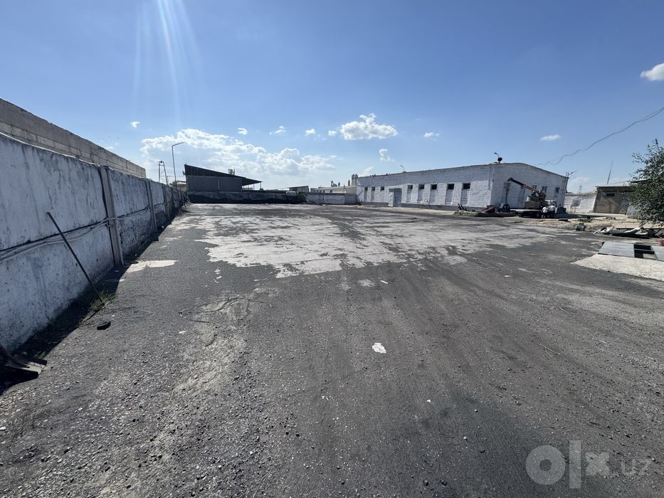Продайотся!!! база саноат зонасида база сотилади