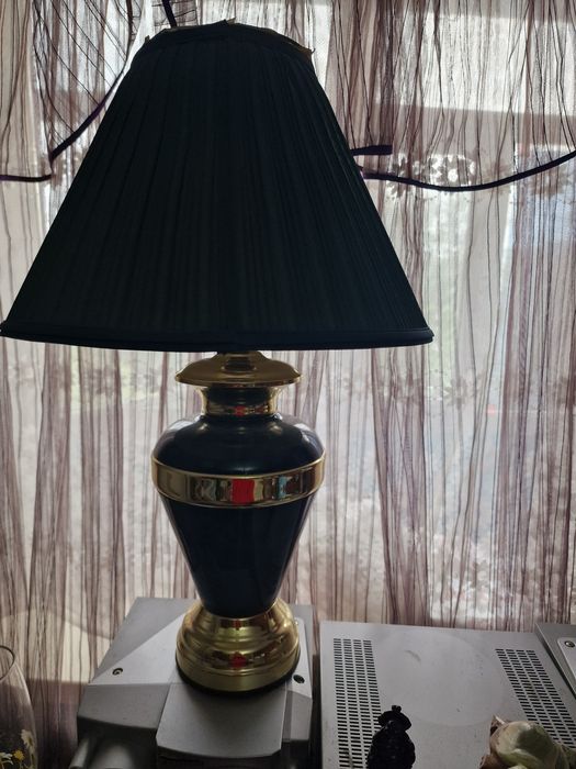 Настольная лампа