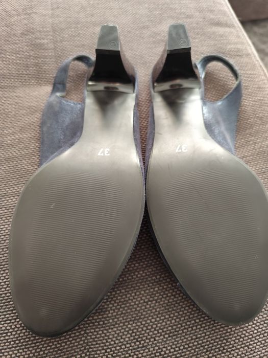 De vânzare pantofi de piele