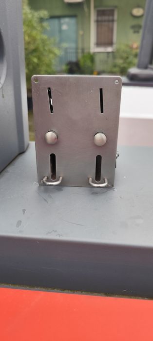 Двоен механичен монетник