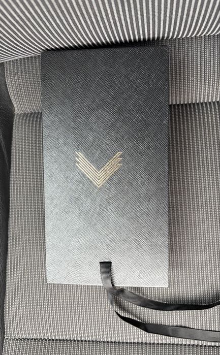 Husa Velante Originala Iphone 16pro