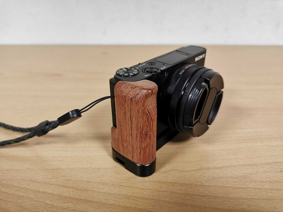 Smallrig грип за Sony RX100 (версии III, IV,V, VA, VI и VII)