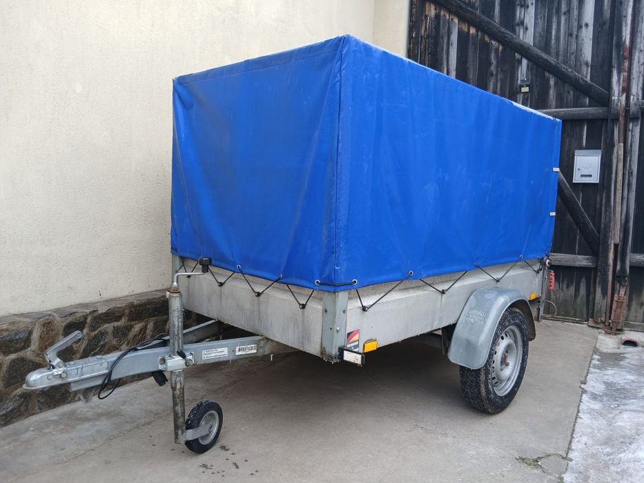 Remorca stema de 750 kg.