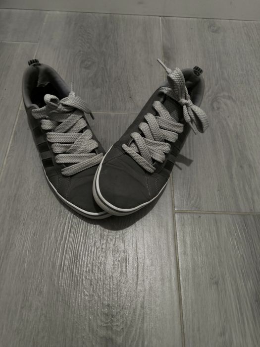 Tenesi adidas low gri