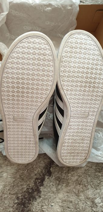 Маратонки Adidas женски 36.7