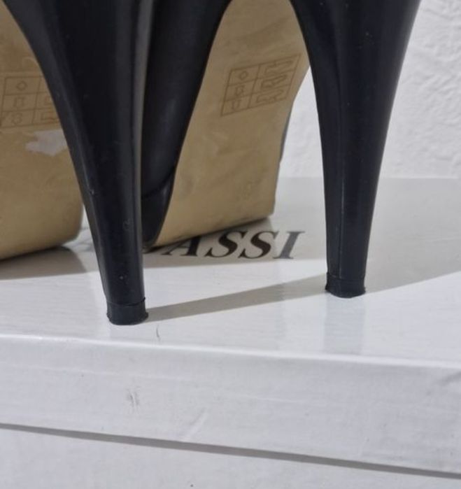 Туфли с открытым носом