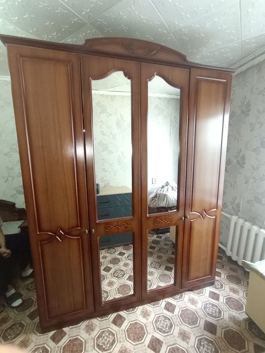 Продам спальный гарнитур
