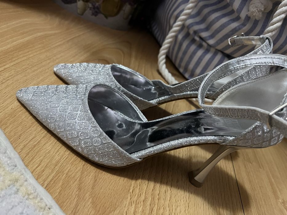 Сребърни Бални Токчета