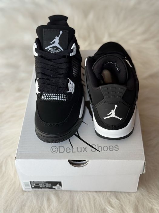 Air Jordan 4 Retro White Thunder Black/Yellow/Red