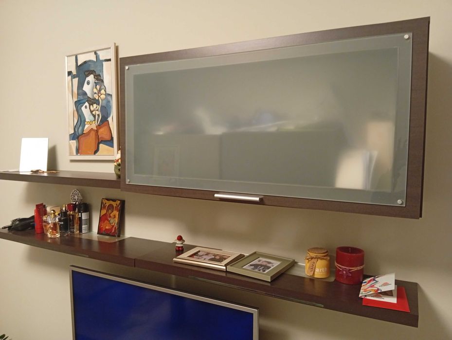 Тв сет с надстройка и скрин