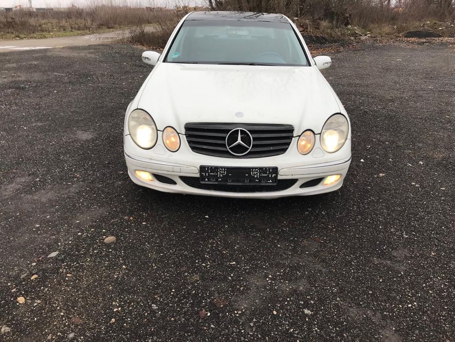 Dezmembrez mercedes e220 c180 kompressor c200 c220