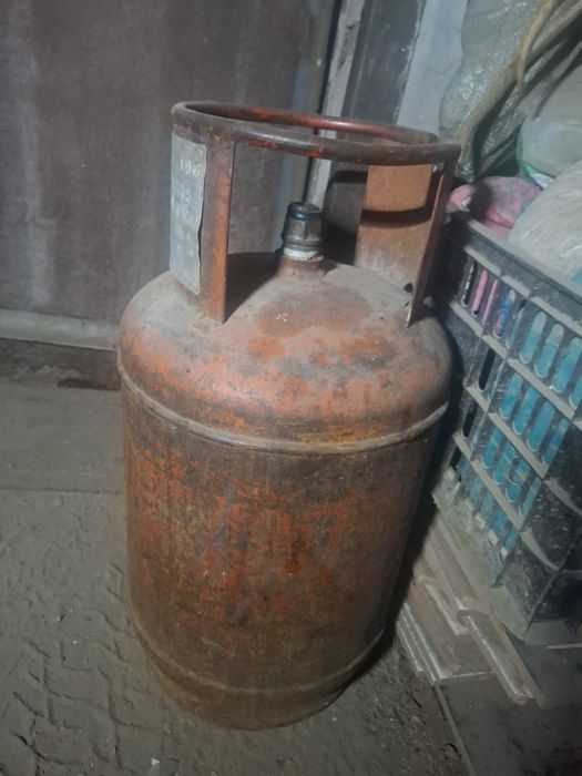 Продаётся газбалоны