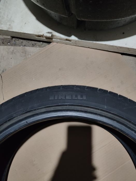 Vând 2 anvelope vara Pirelli