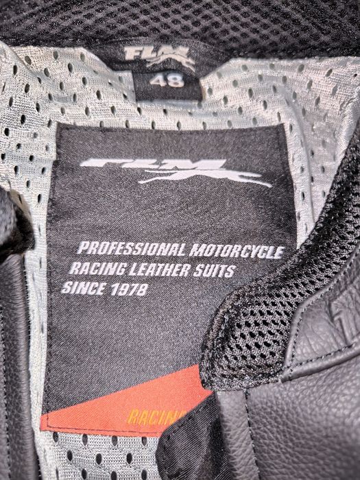 Кожен екип FLM от две части