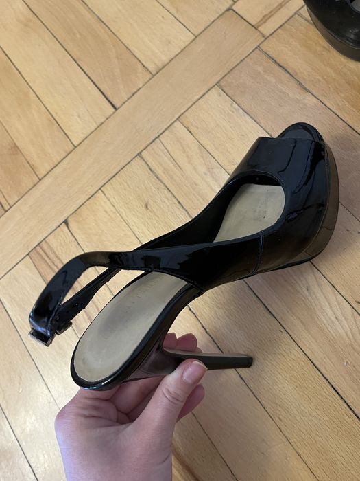 Изящные босоножки