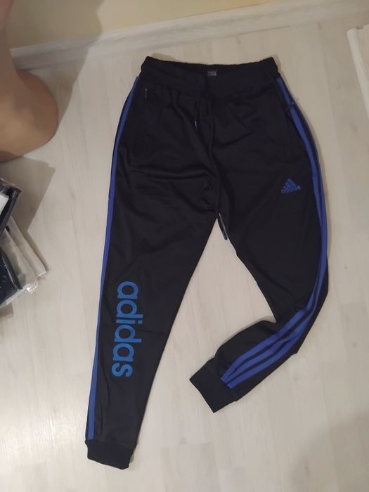 Ieftin!  Pantaloni Nike si Adidas