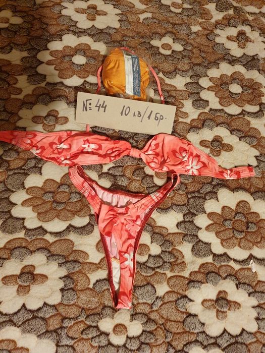 Дрехи,детски потничета и чорапки