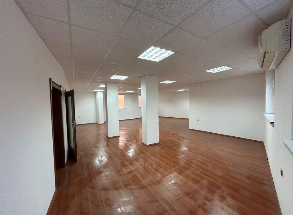 Офис, под наем, Морска градина