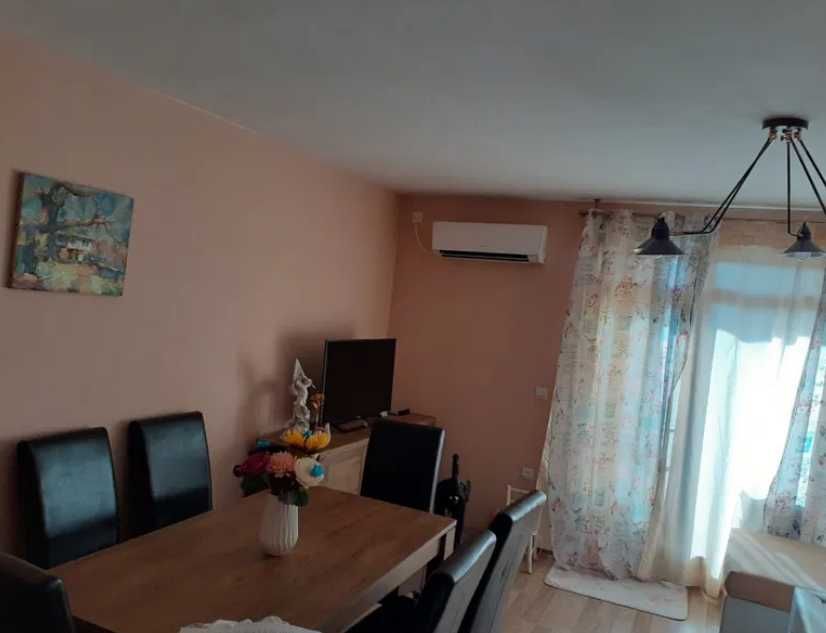 Продава се Тристаен апартамент в Пловдив, Остромила - 127 кв.м за 1221 €/кв.м - Снимка #5