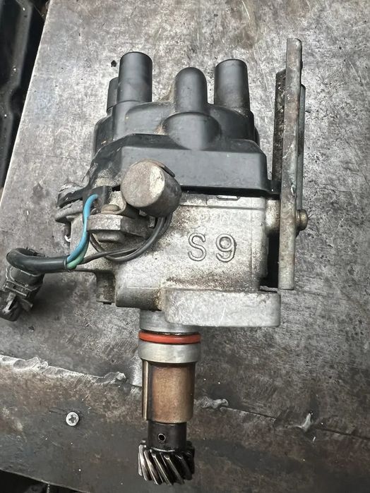 Продам запчасти на мазду КРОНОС