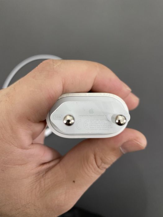 Зарядка айфон оригинал