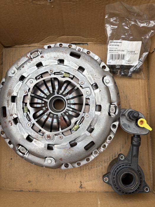 Kit ambreiaj complet ford focus 1.8Tdci/Tddi  LuK RepSet DMF 600004400