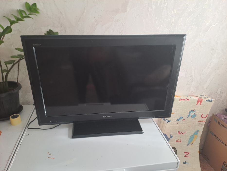 Телевизор рабочий в среднем состяний