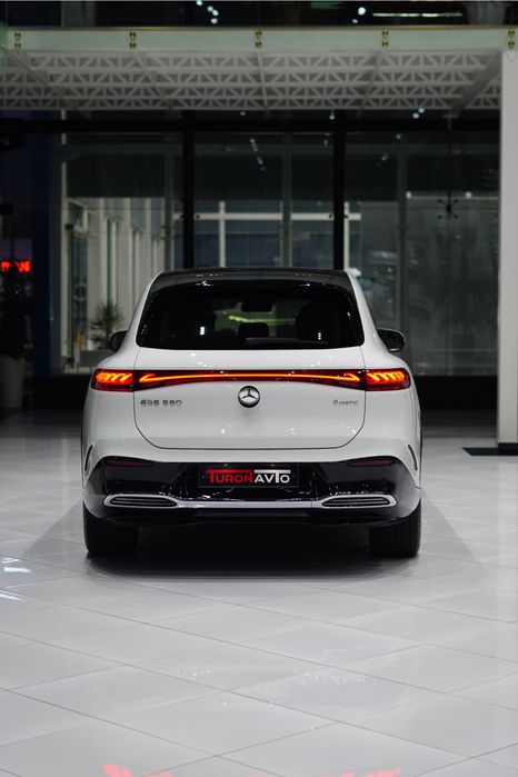 Mercedes Benz EQS580 SUV