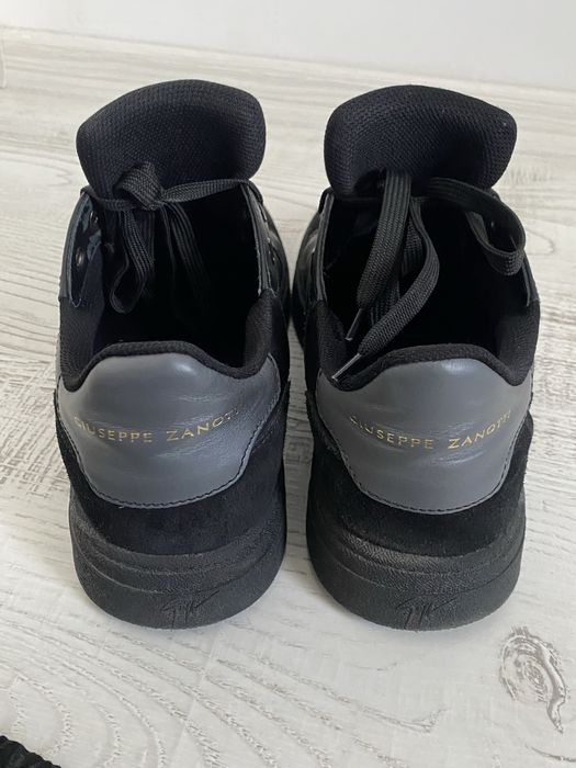 Giuseppe Zanotti Grafitti Low