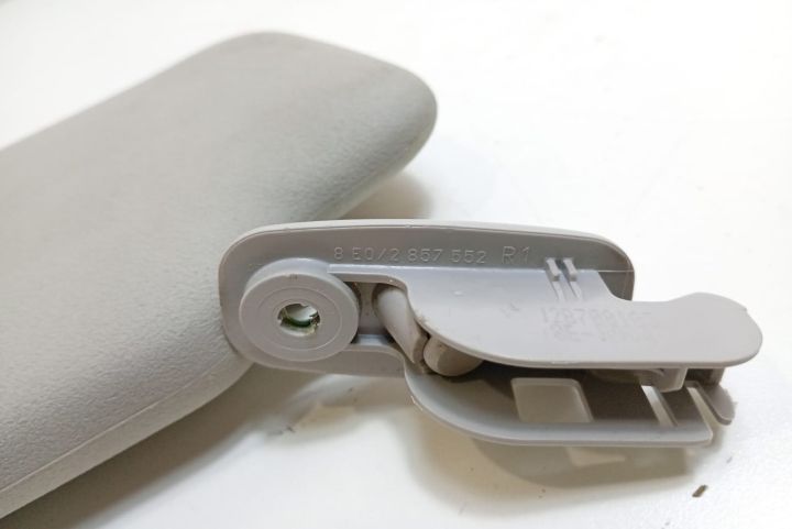 Parasolar dreapta 8E02857552 Audi A4 B6 seria