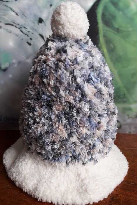 Продам вязаную шапочку для животных