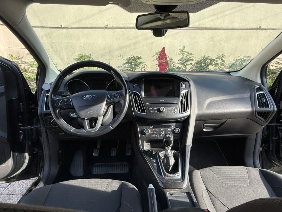 FORD focus titanium