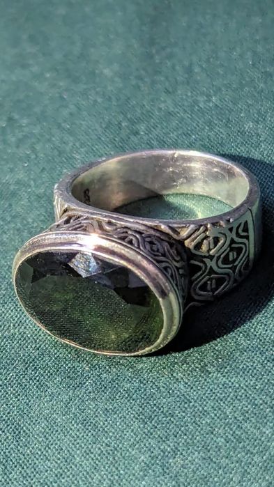 Продам кольцо , эксклюзивной ручной работы