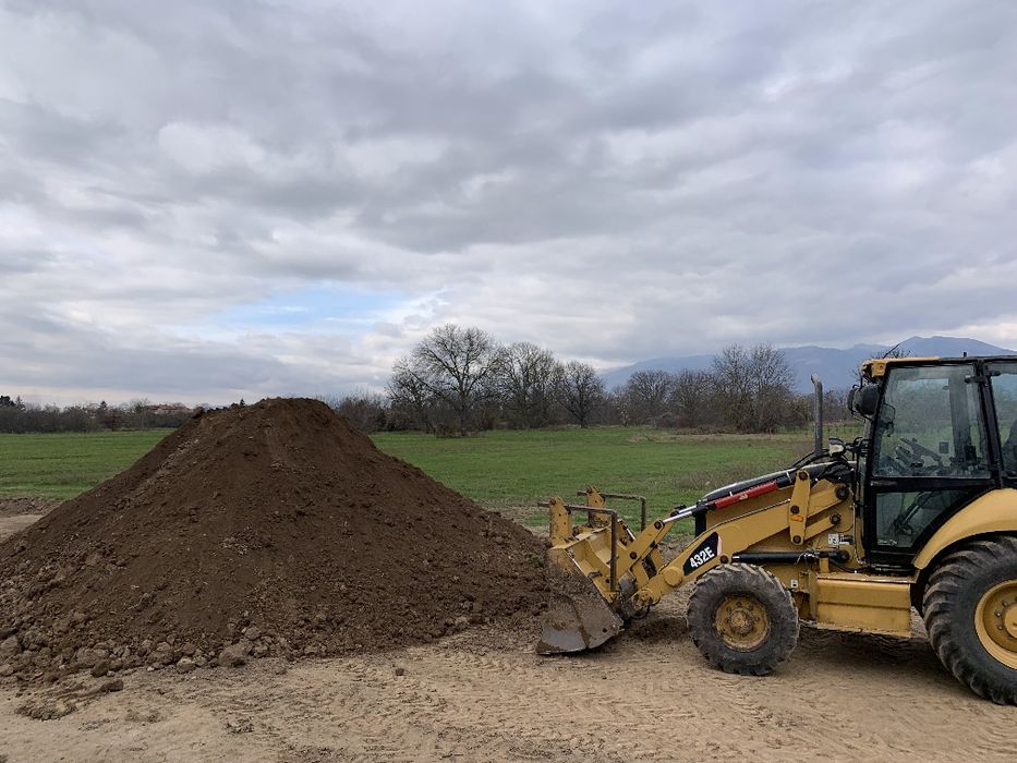 Услуги с комбиниран багер и самосвал Казанлък