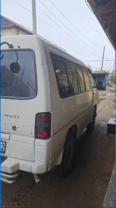 Митсубиси Делика