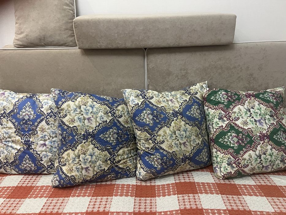 Подушки перьевые.