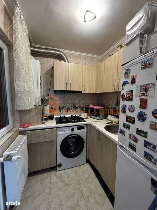 Apartament 2 camere cf 2 semidecomandat zona Micro 14