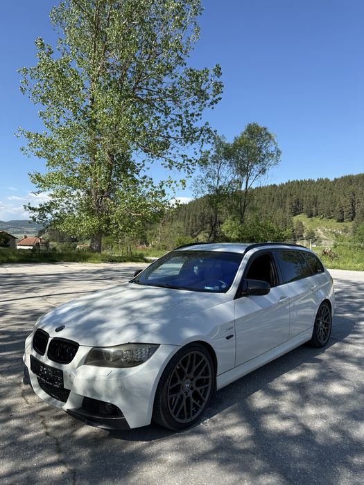 BMW 330xd намира се във велинград!