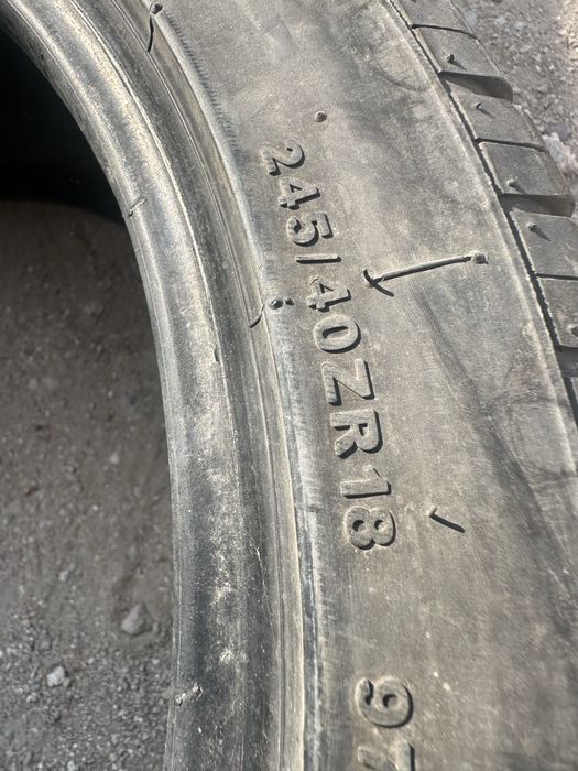 Шины 245/40R18 (2шт)