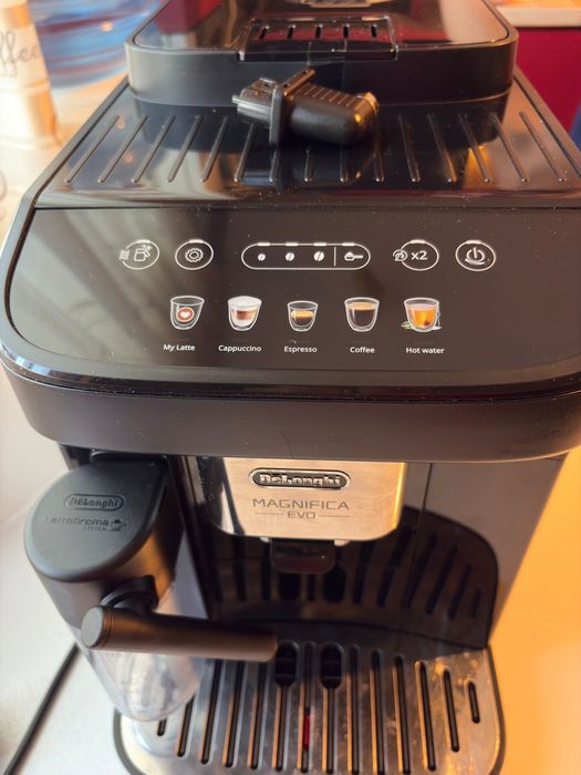 Vand Delonghi Magnifica Evo
