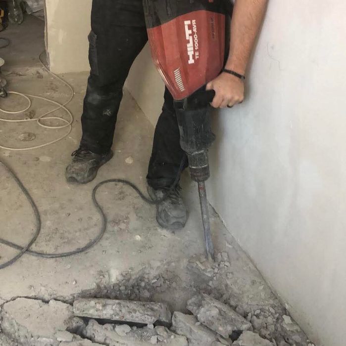 Demolari Decopertari Debarasari